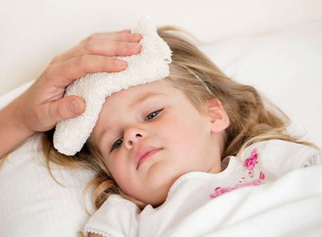 Làm sao để biết trẻ đang có dấu hiệu bị sốt